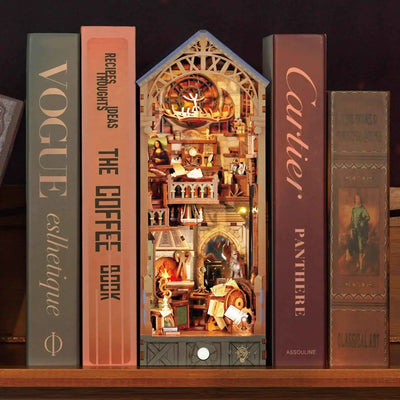 DIY Book Nook Kit Leonardo Da Vinci Bookshelf Insert Monalisa DIY Bookend Diorama Scenery Bookshelf Decor